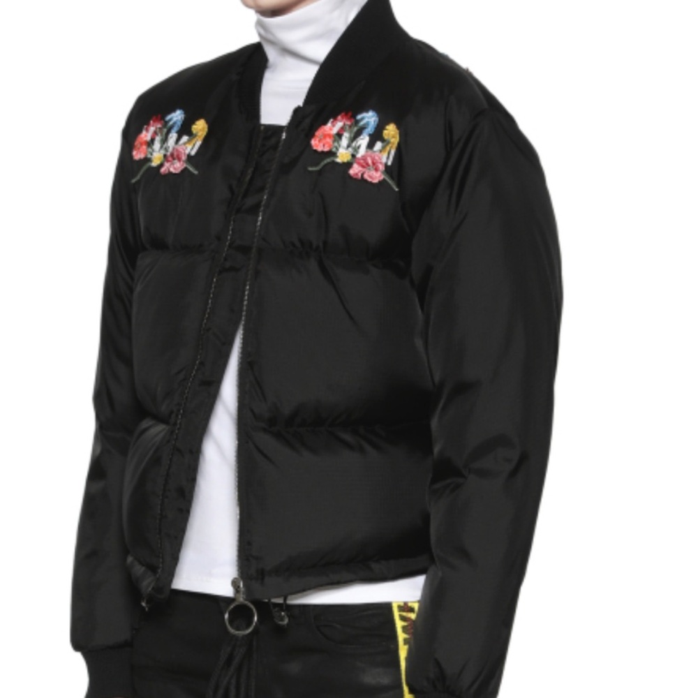 Off White
"Woman" Floral-Embroidery Ripstop Puffer Bomber Jacket - Picture 6 of 16